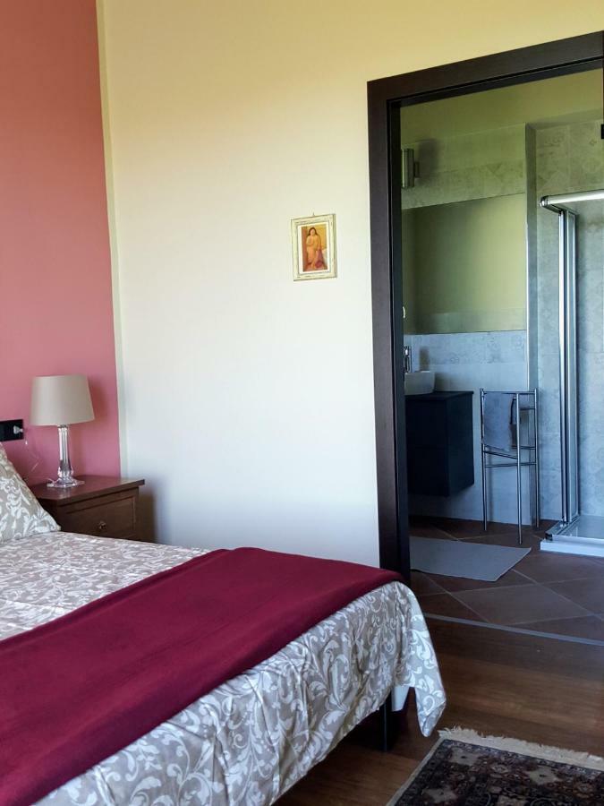 La Terrazza Sui Vigneti-rovescala Bed & Breakfast
