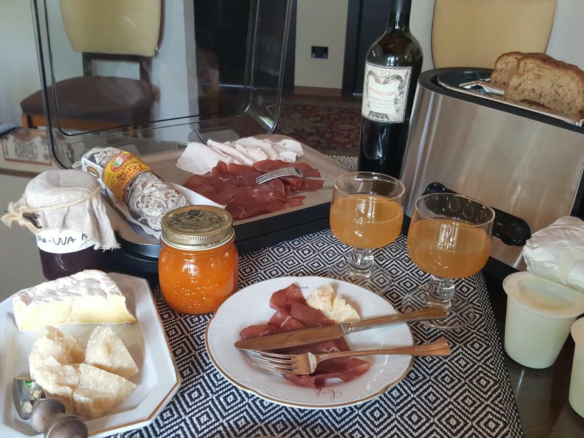 La Terrazza Sui Vigneti-rovescala Bed & Breakfast
